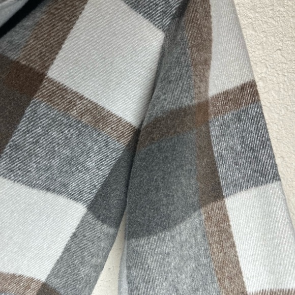 Blue B Collection Women's Plaid Lightweight Crop Jacket (Gray) Size Medium - Picture 4 of 12